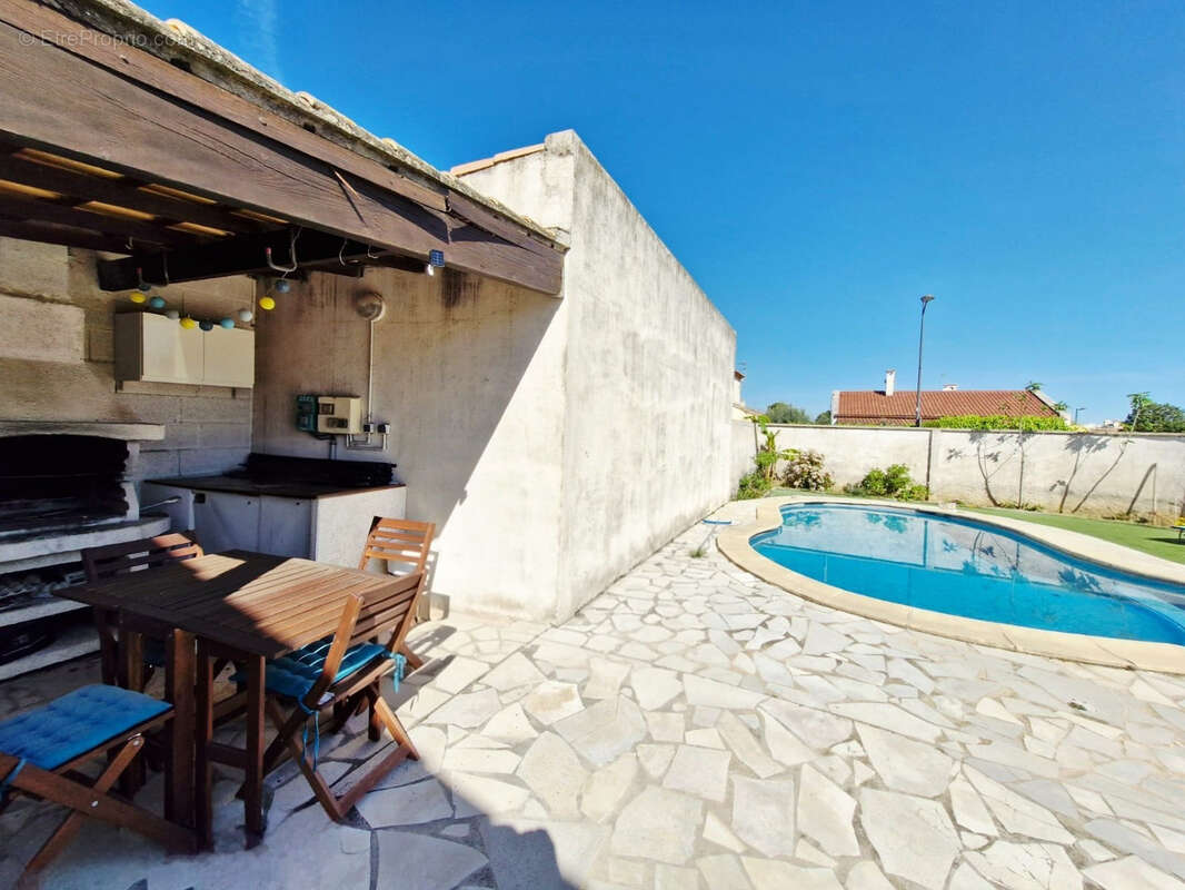 Maison à MAUGUIO