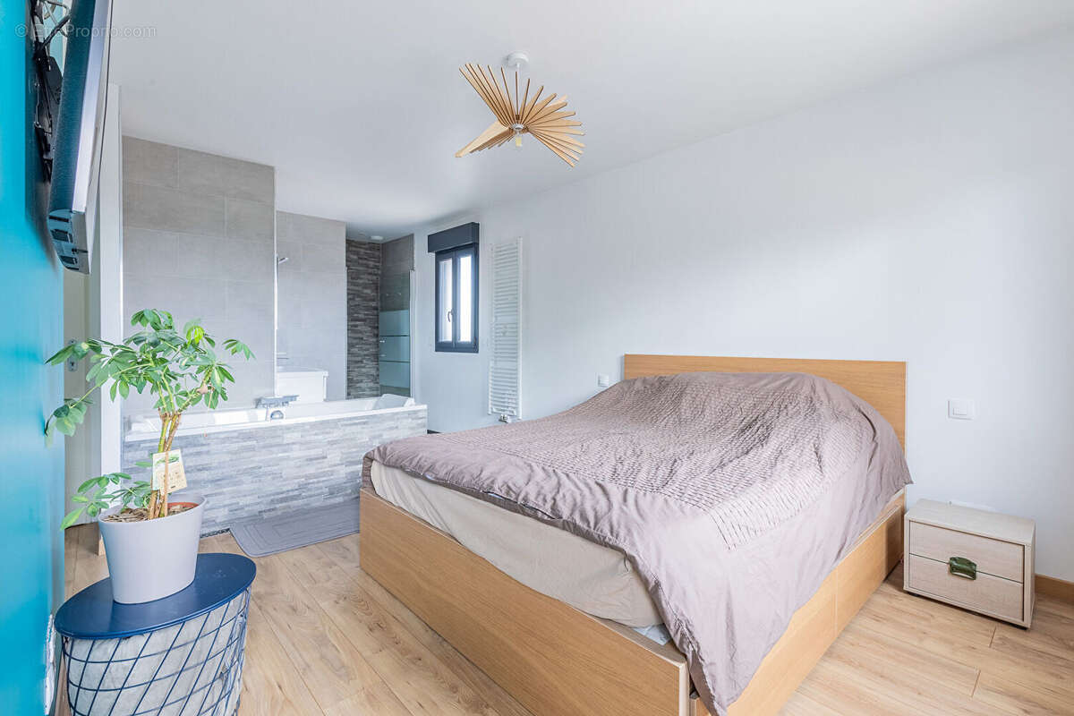 Maison à SAULX-LES-CHARTREUX