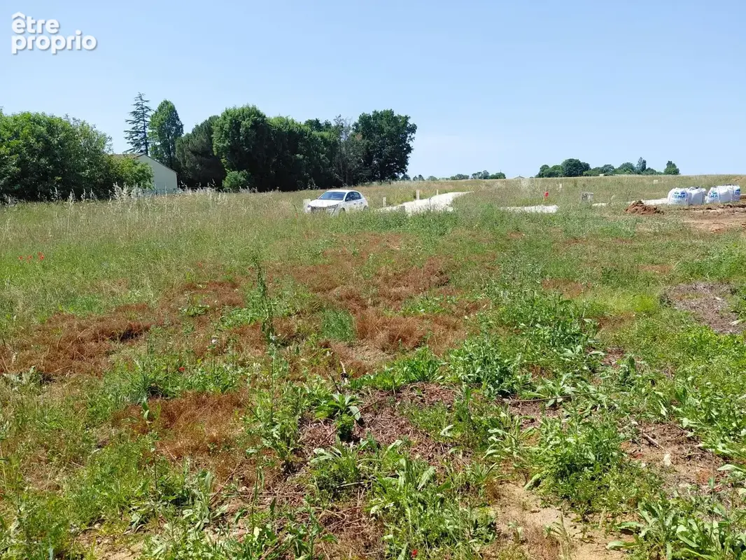 Terrain à bâtir de 409 m² à SAINT-HIPPOLYTE (17) - photo 2