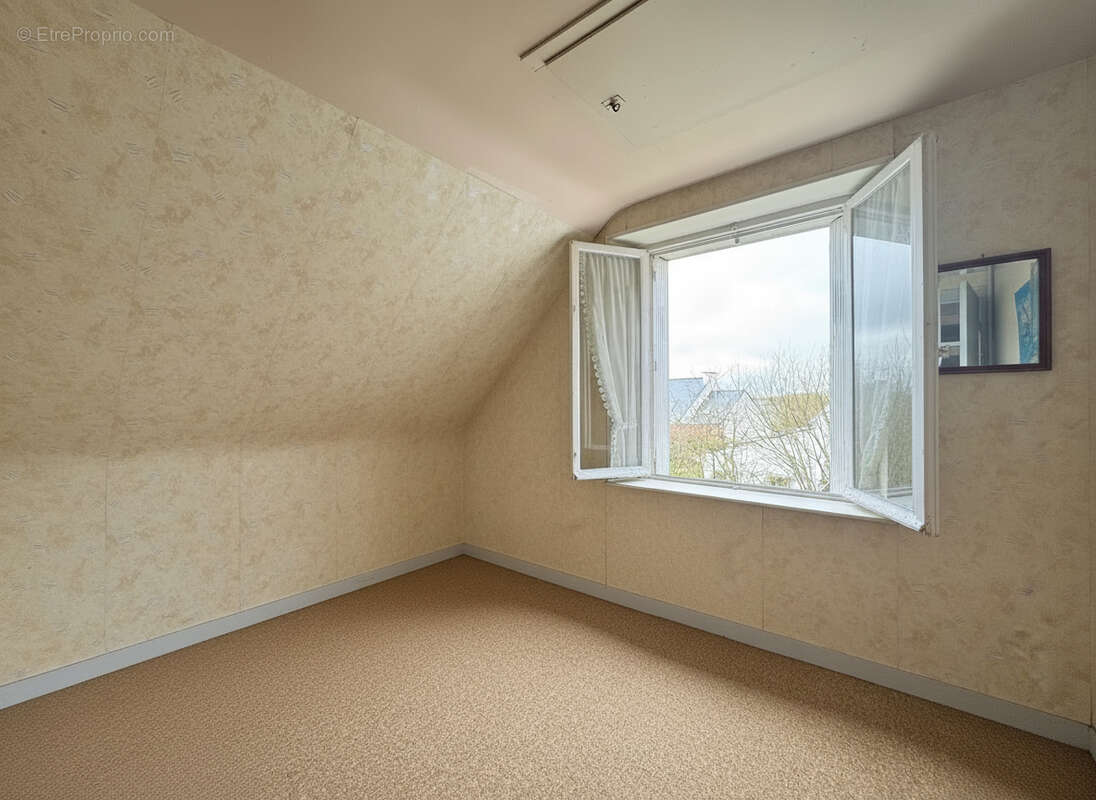 Maison à SAINT-THONAN