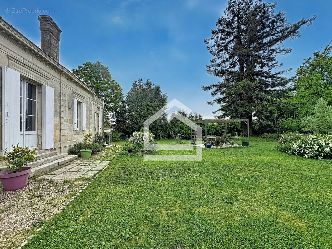 Maison à CANTENAC