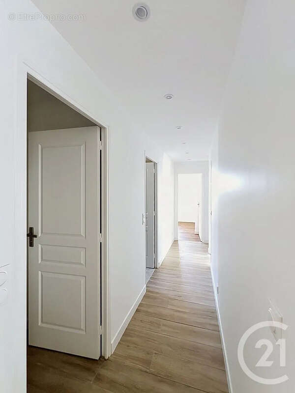 Appartement à SAVIGNY-LE-TEMPLE
