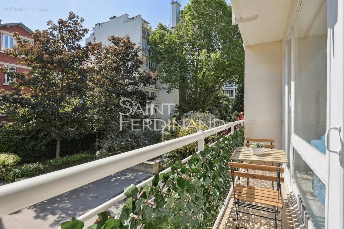 Appartement à NEUILLY-SUR-SEINE