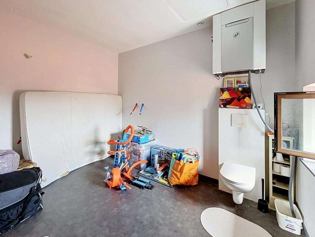Maison 140 m² à Glaine-Montaigut  - photo 19