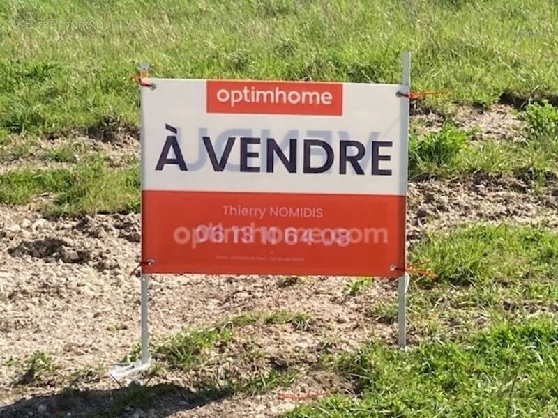 Terrain à CHATEAUBERNARD