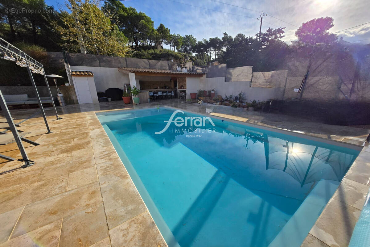 Maison à VILLECROZE