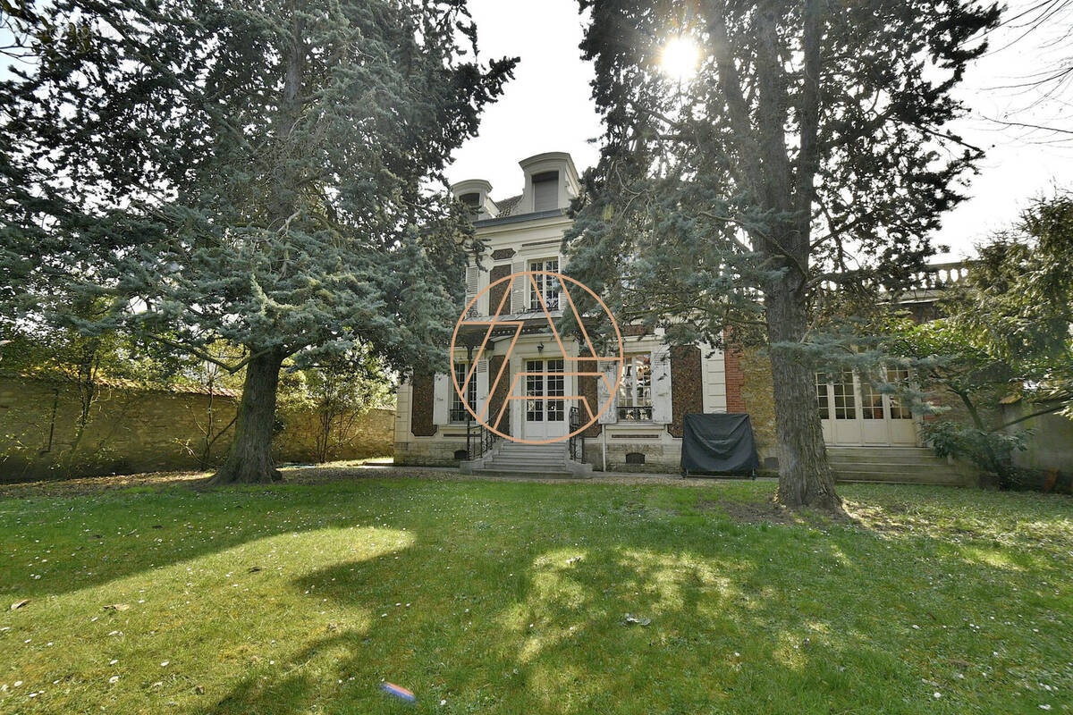 Maison à SAINT-MAUR-DES-FOSSES