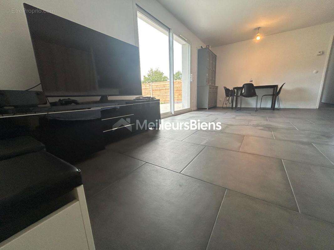 Maison à SAINTE-EULALIE-EN-BORN