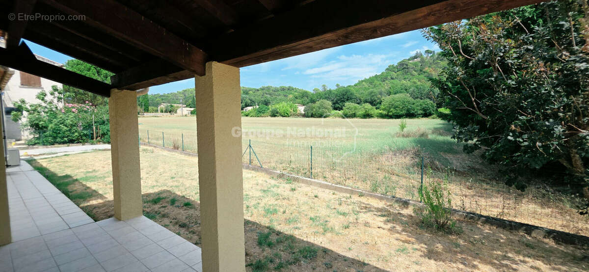 Maison  de plain pied 97 m2, piscine, 1000m² de terrain - photo 8