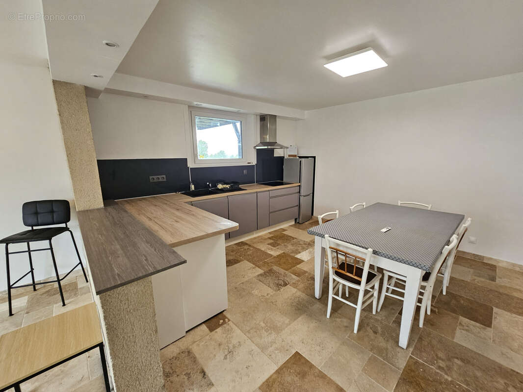 Maison à SAINT-JEAN-DES-CHAMPS