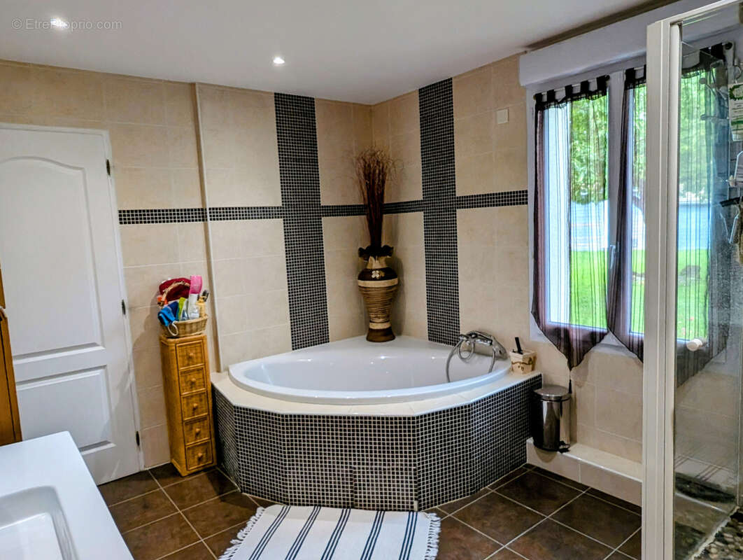 Maison à BAZAINVILLE