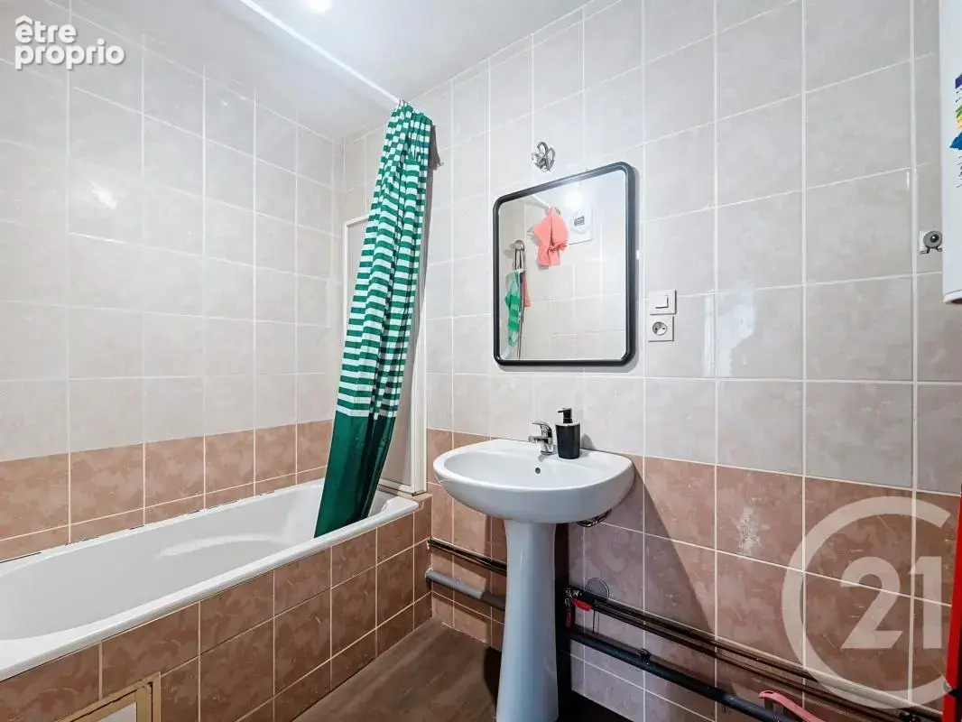 Appartement 65 m² à Venissieux  - photo 8