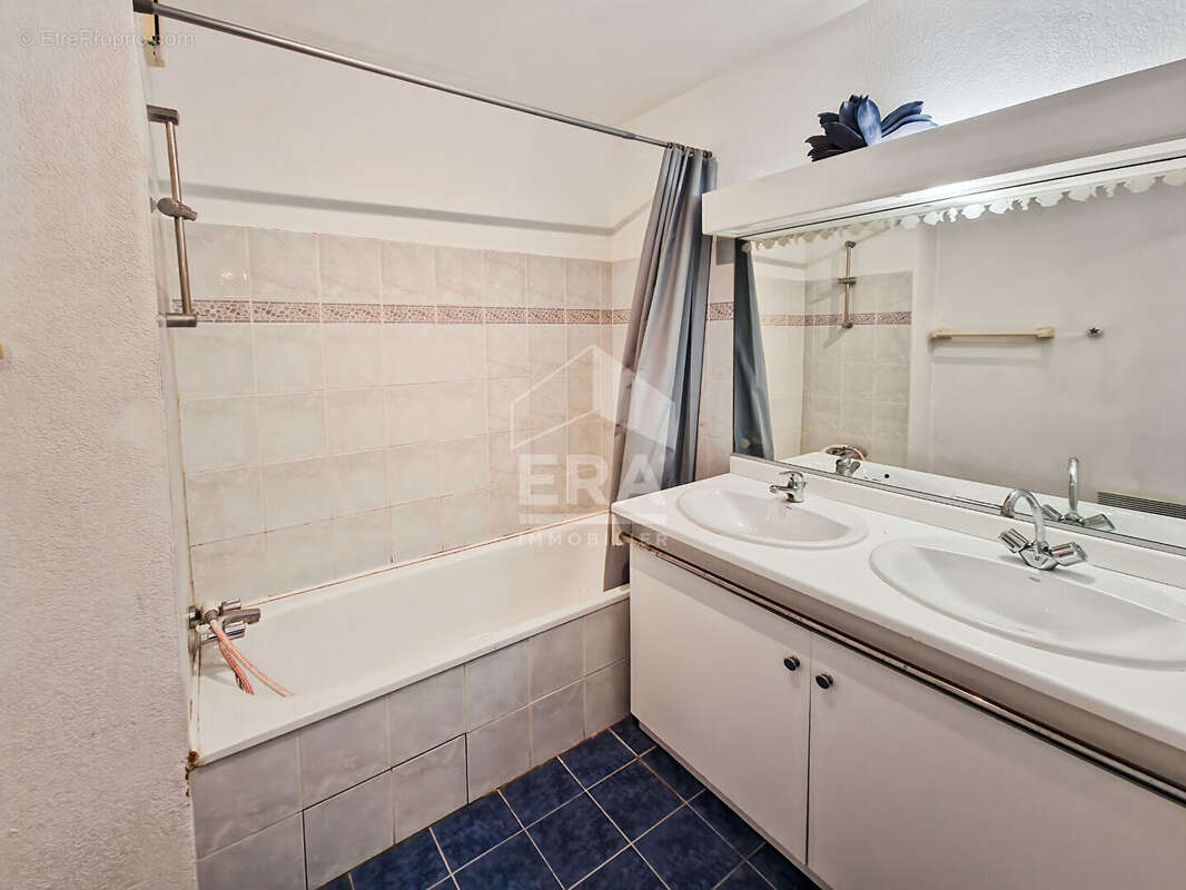 Appartement à MOUANS-SARTOUX