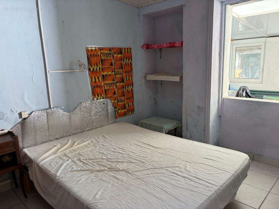 Les sables d'olonne (85100) rarissime adorable maison de pecheur a renover avec dependance et jardin - photo 8