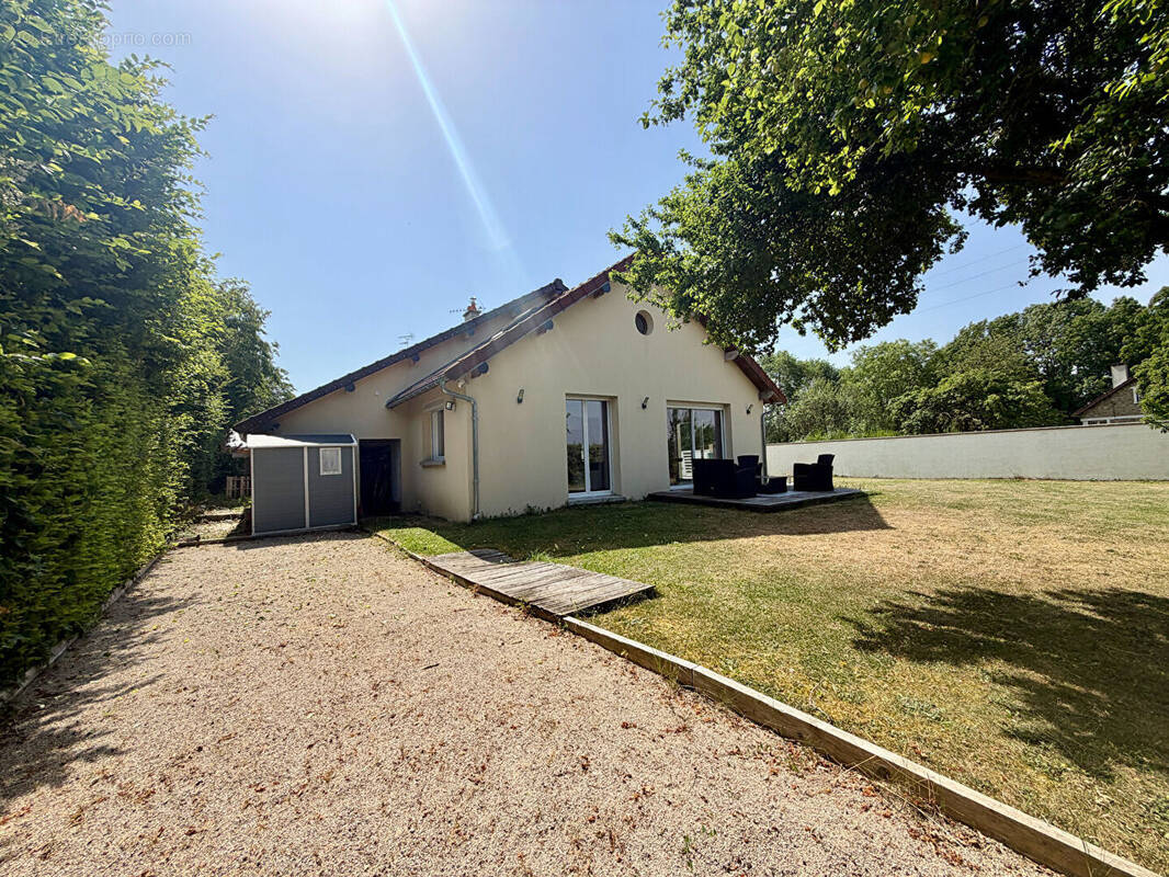 Maison à LES ESSARTS-LE-ROI