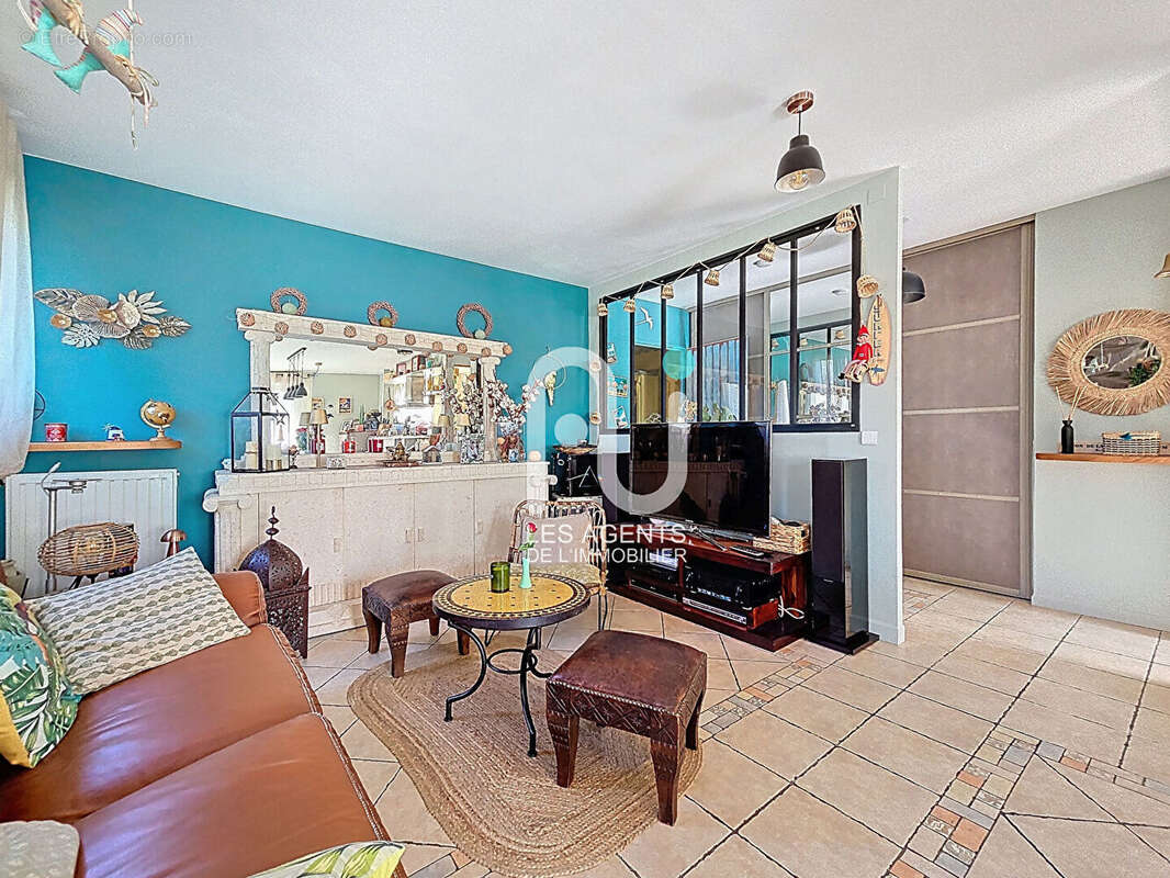 Appartement à VILLENEUVE-LA-GARENNE