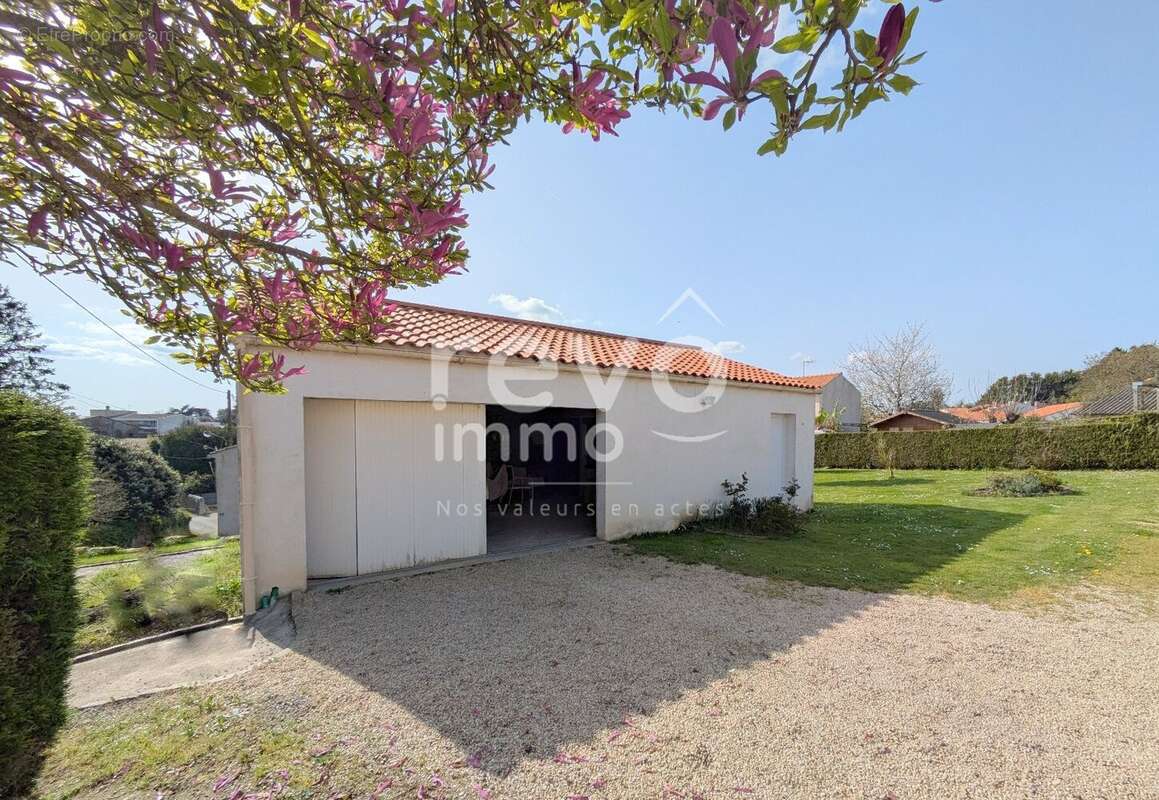 Maison à ROCHESERVIERE