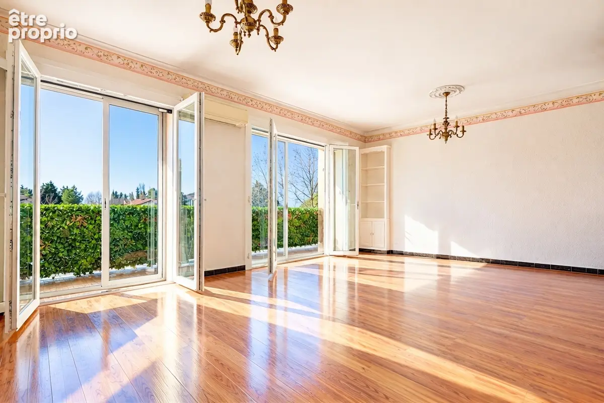 Appartement T3 lumineux avec terrasse, ascenseur à deux pas de la Rotonde - photo 3
