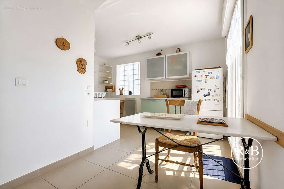 Appartement à LES CLAYES-SOUS-BOIS
