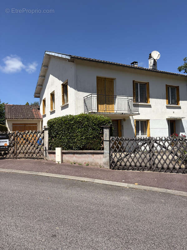 Maison à FEYTIAT