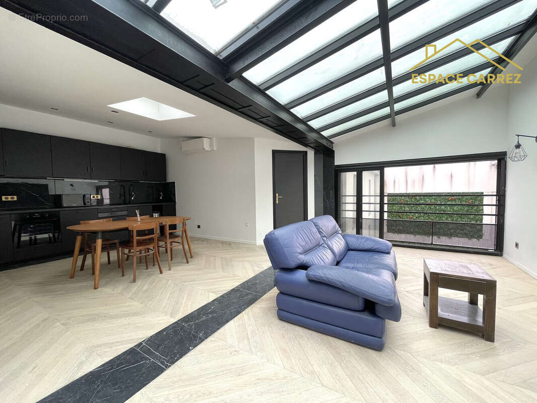 Appartement à LES LILAS