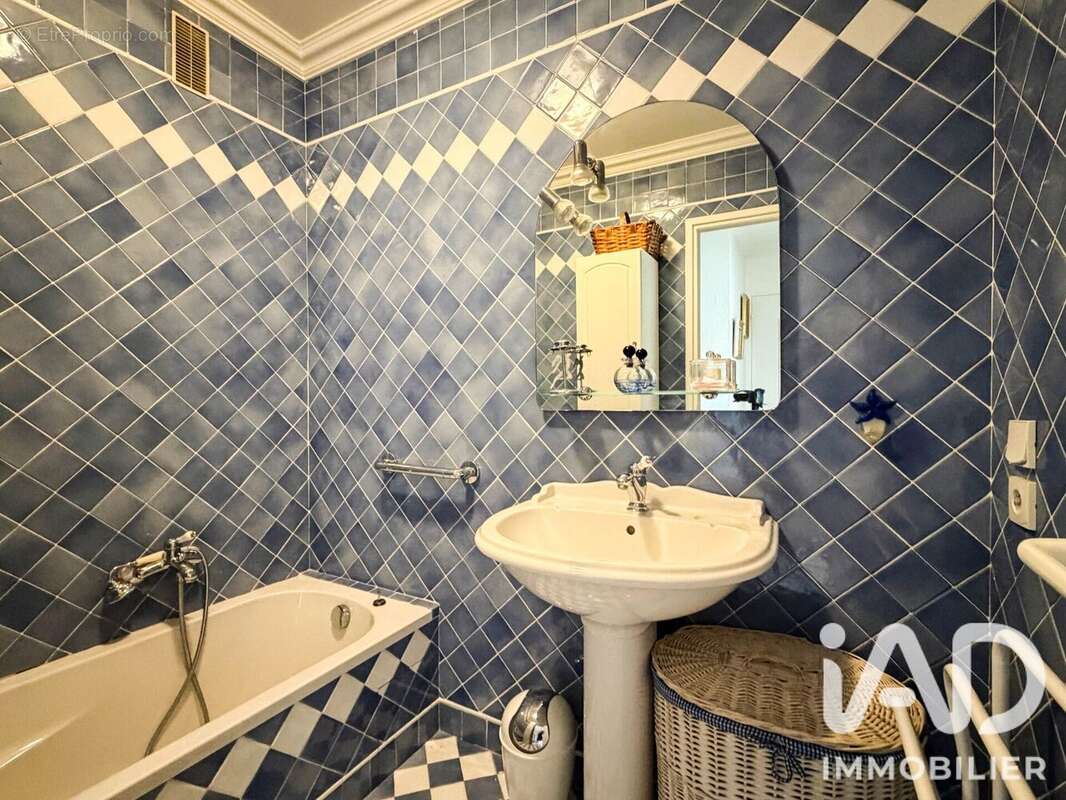 Appartement 44 m² à Villeneuve-Loubet  - photo 7