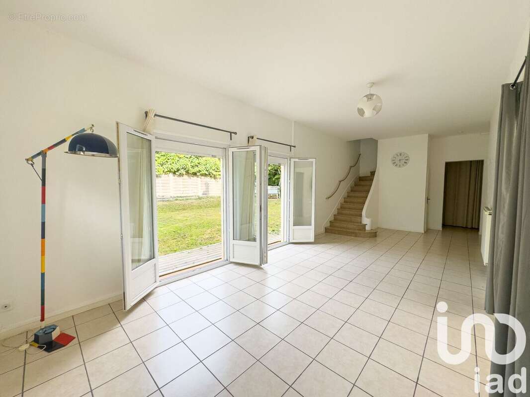 Maison 262 m² à Artigues-Pres-Bordeaux  - photo 7