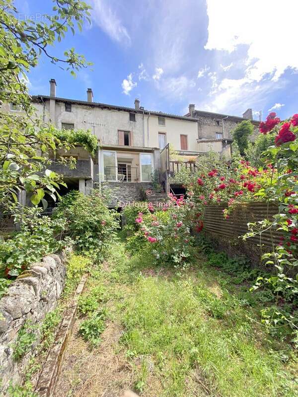 Maison 84 m² à Mayres  - photo 4