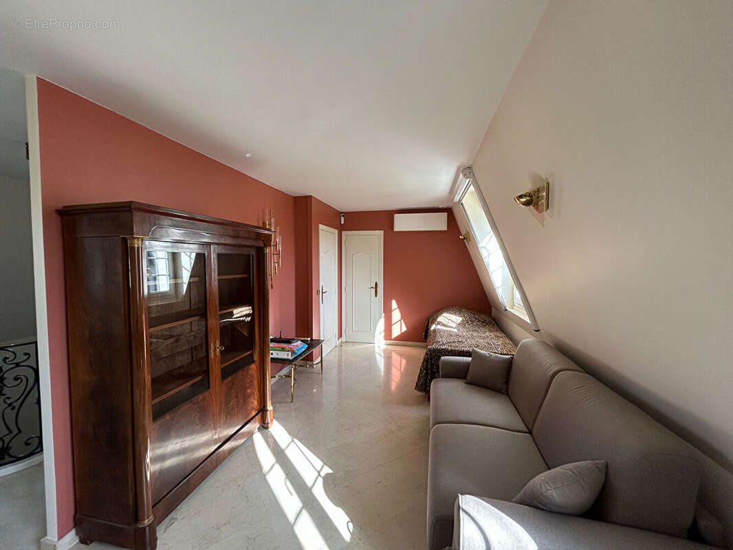 Maison à L'HAY-LES-ROSES