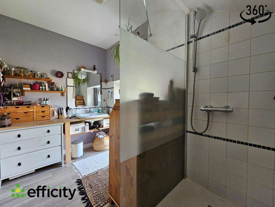 Maison à LA CHAPELLE-DES-FOUGERETZ