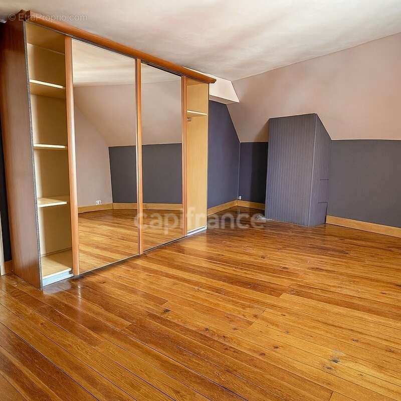 Maison à SAINT-QUENTIN