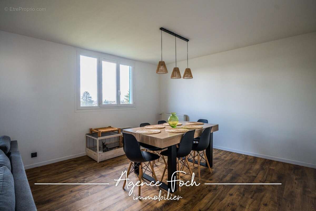 Appartement à AUREILHAN