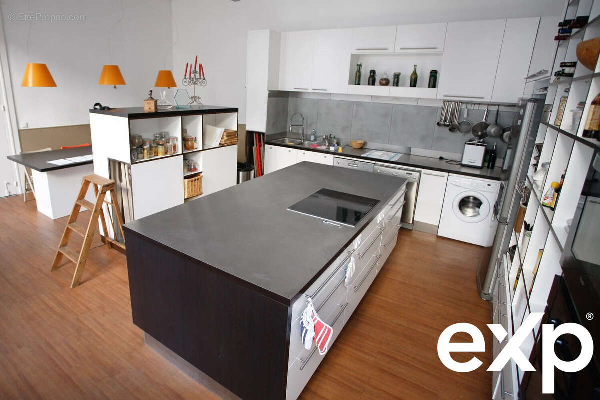 Commerce à PARIS-2E