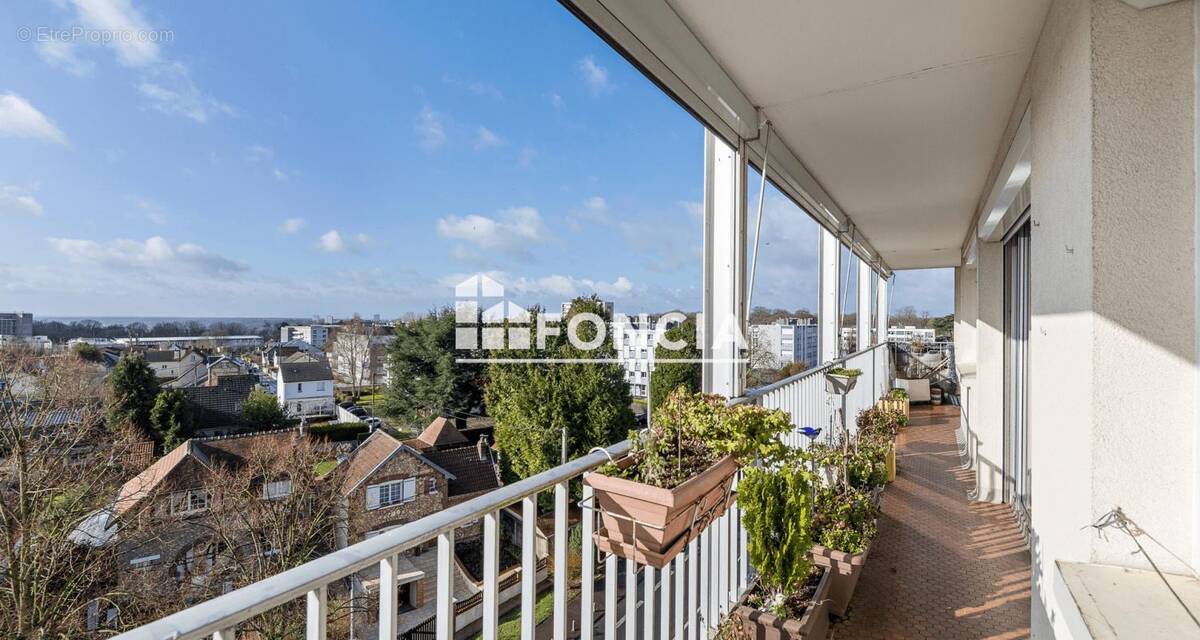 Appartement à MONT-SAINT-AIGNAN