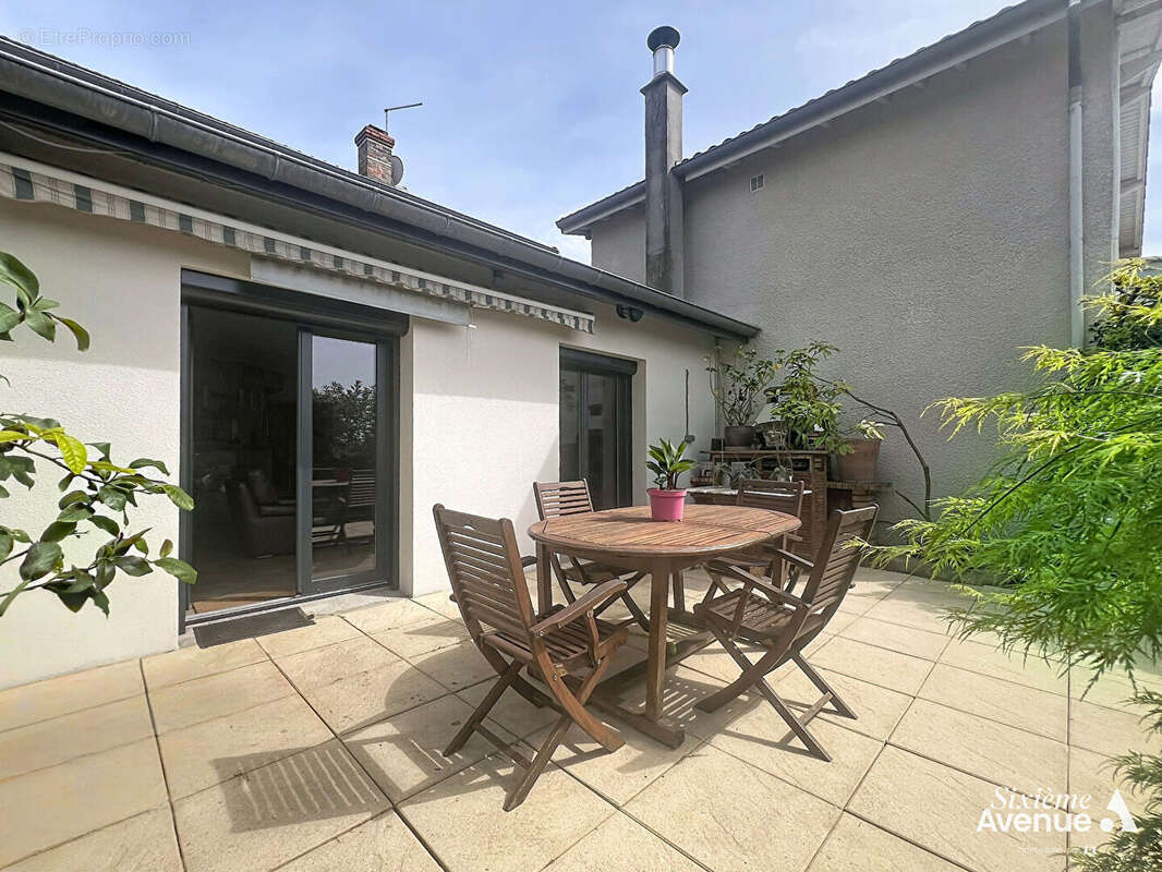 Maison Ternay 6 pièces 115 m² avec jardin et combles aménageables - photo 2