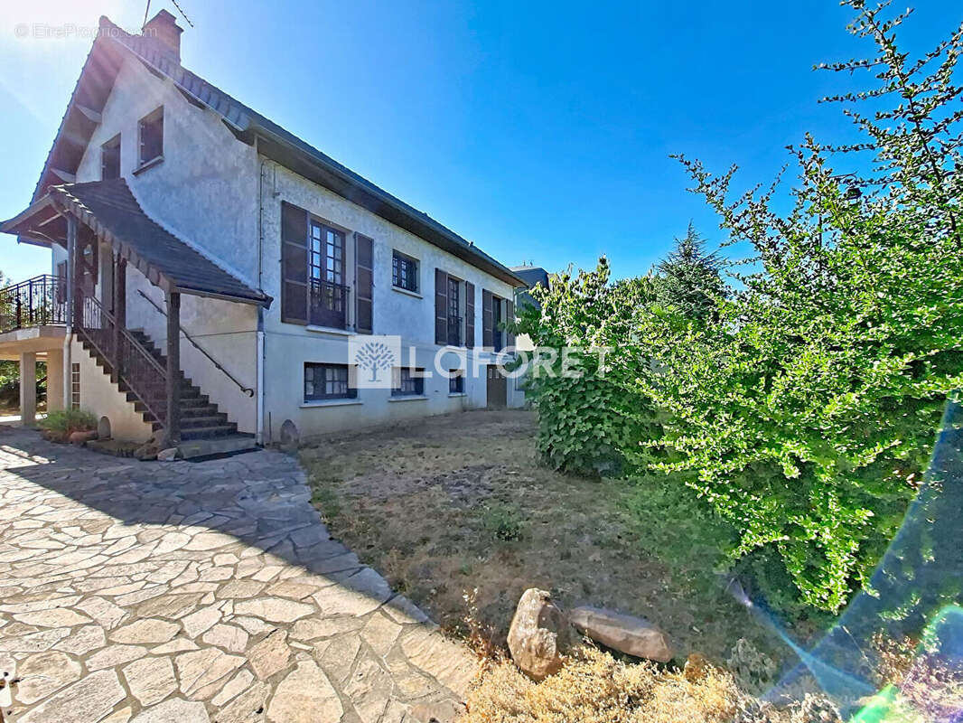 Maison Yerres 6 chambres + T2 avec accès indépendant. - photo 2