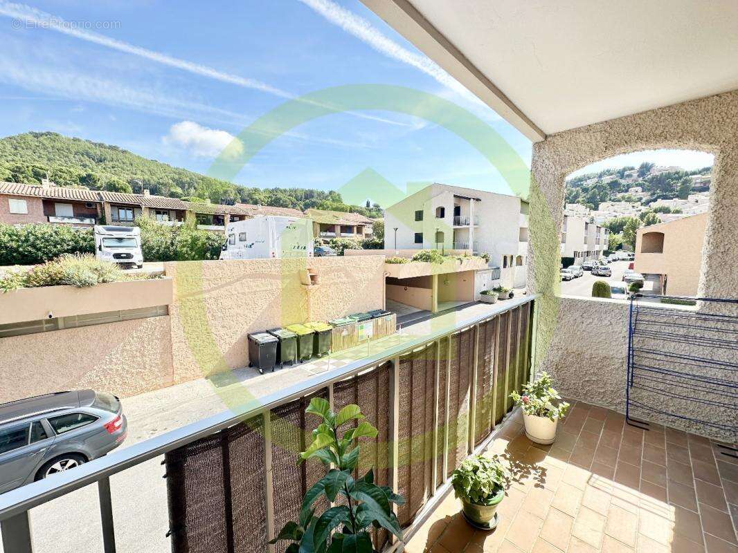 Appartement à SAINT-CYR-SUR-MER