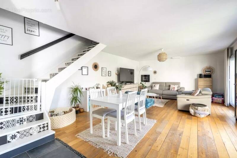 Maison à JOUY-LE-MOUTIER