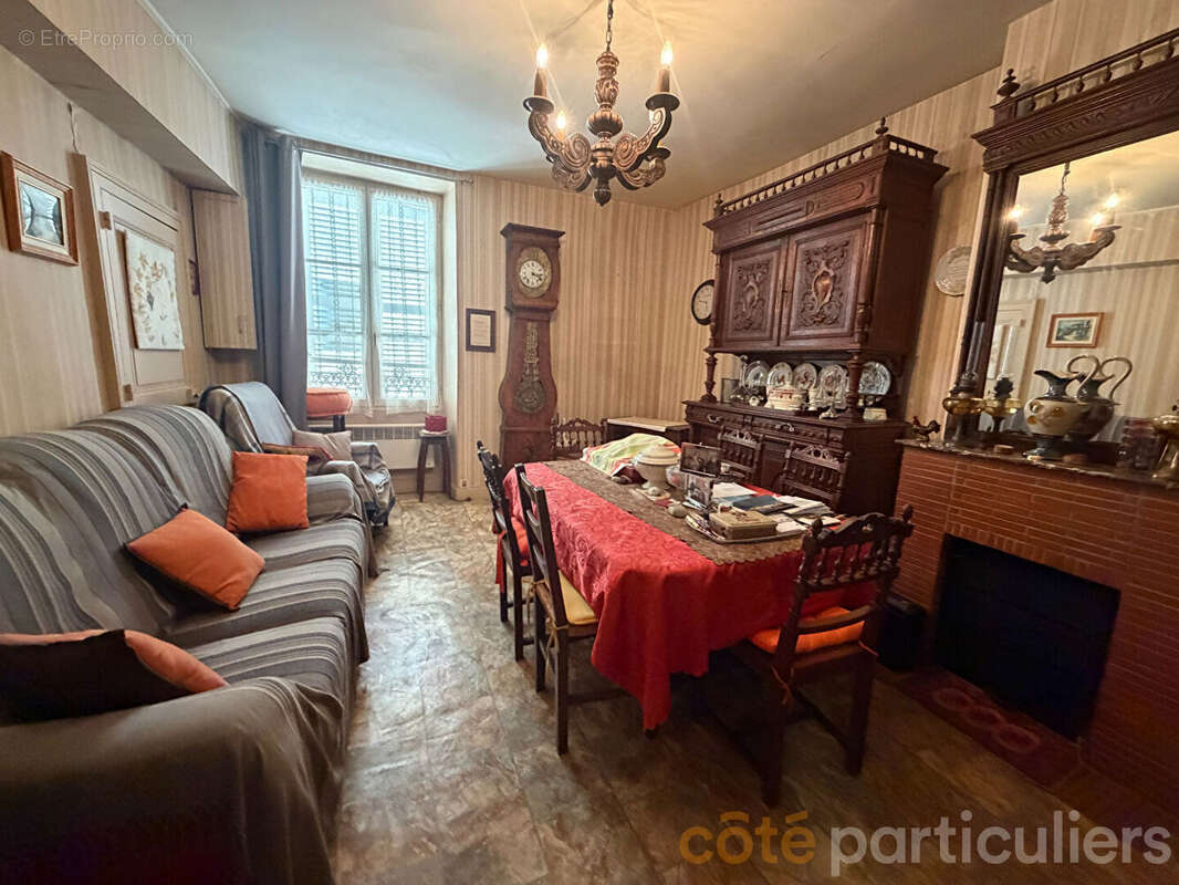 Maison à CHATEAUMEILLANT