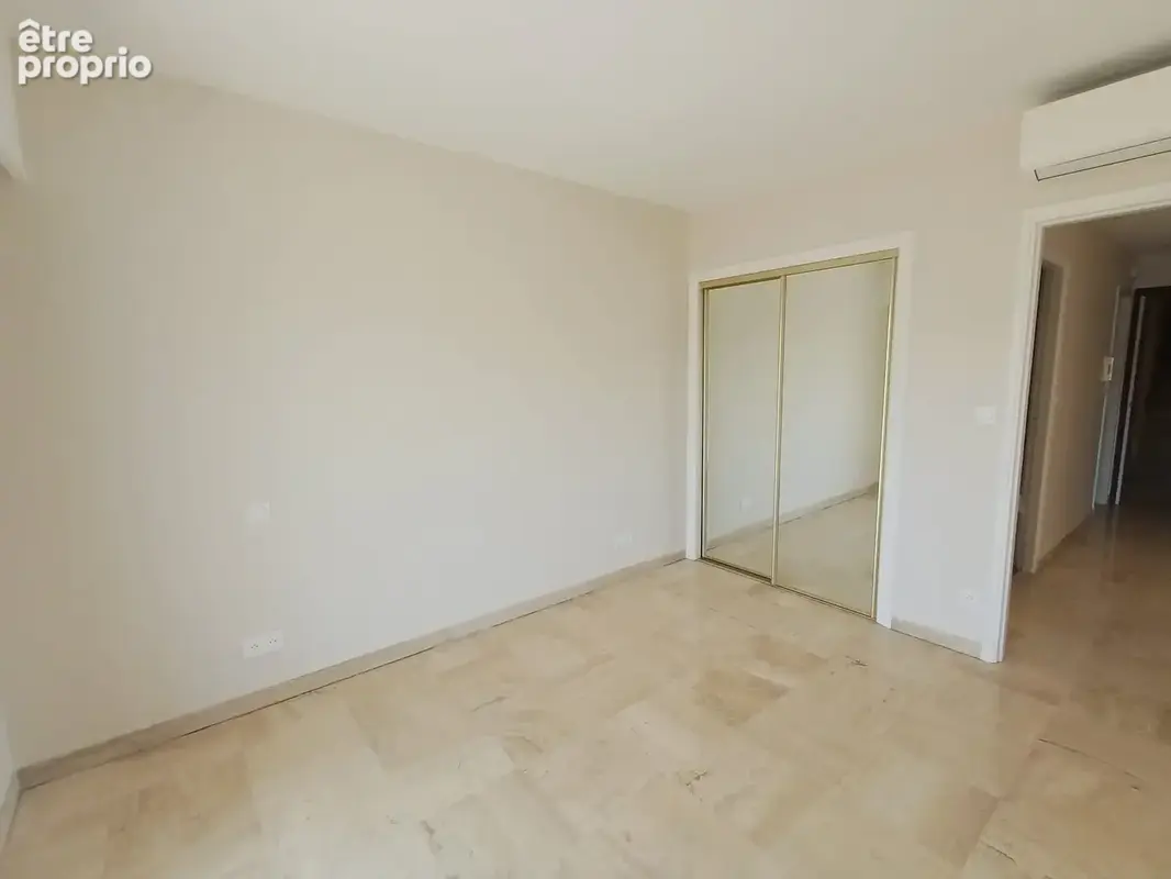 LE CANNET à vendre 2 pièces 49 m2 en étage élevé avec cave - photo 7