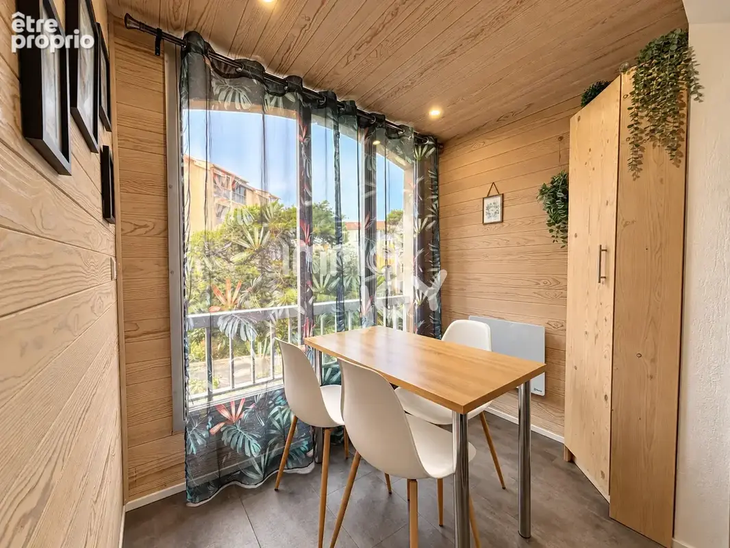 Superbe appartement 2 pièces entièrement rénové et meublé dans résidence avec piscine tennis et gardien - photo 7