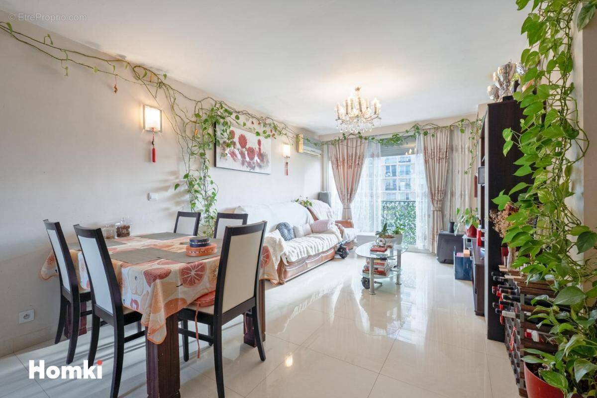 Appartement à MARSEILLE-1E