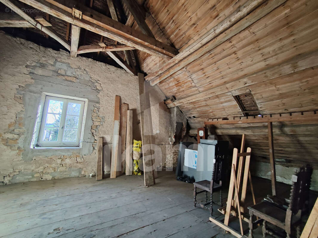 Maison à MONTAIN