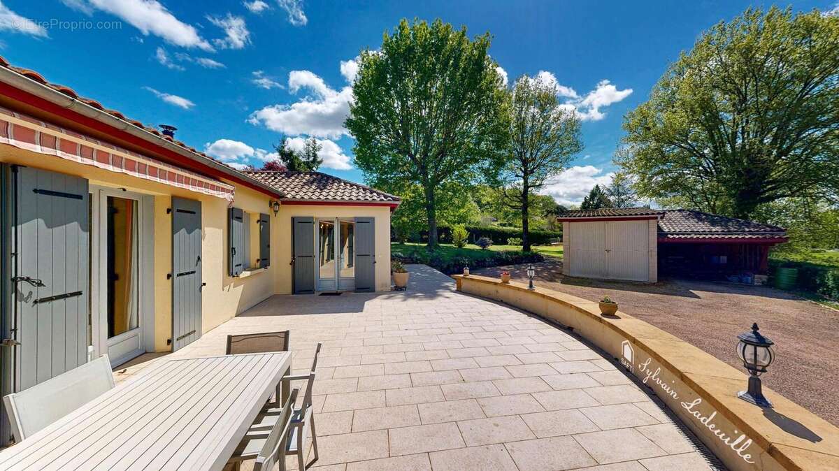 Photo 2 - Maison à SAINT-CYPRIEN