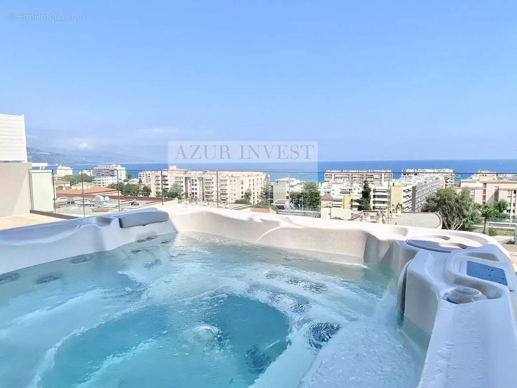 Appartement à ROQUEBRUNE-CAP-MARTIN