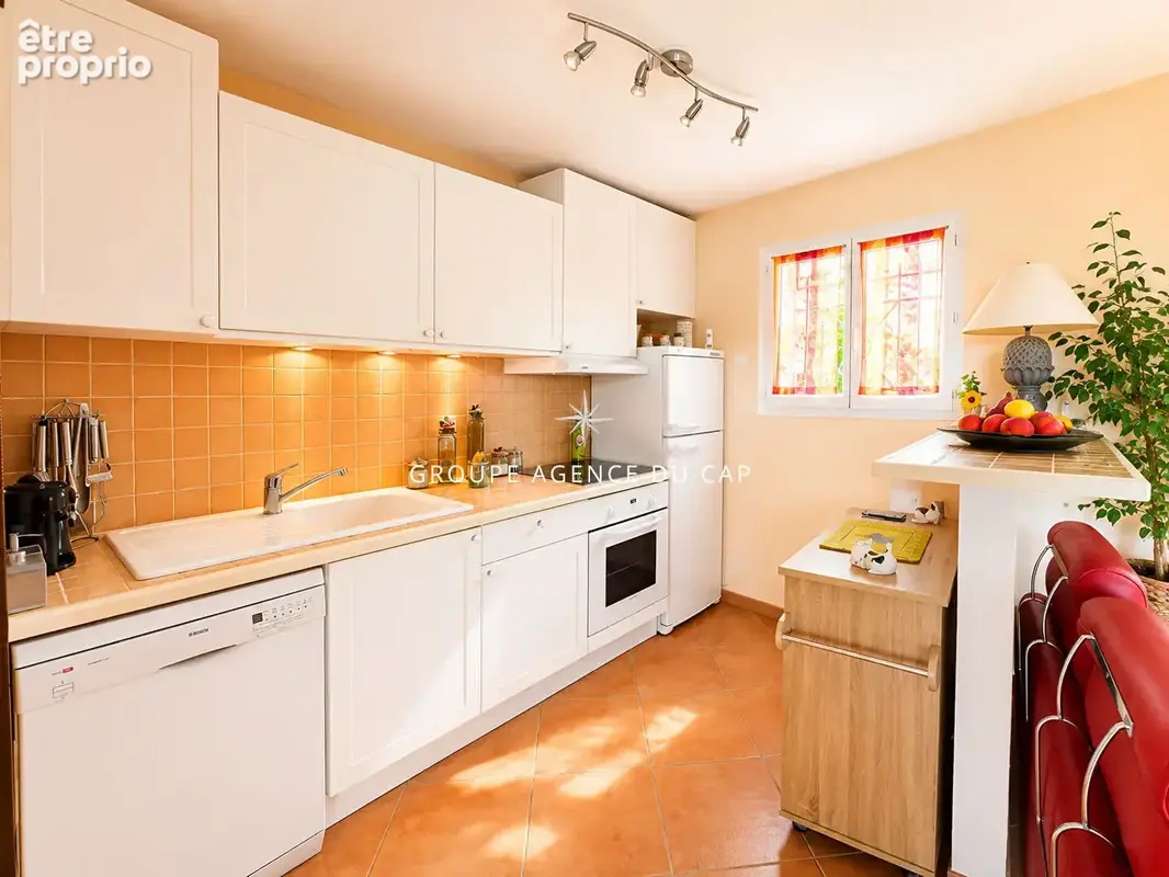 Appartement a vendre 3 pieces avec garage sur sainte maxime proche des commodites et du centre ville - photo 5