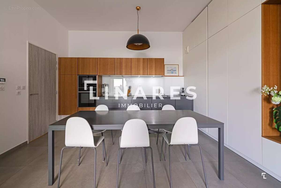 Appartement à MARSEILLE-2E
