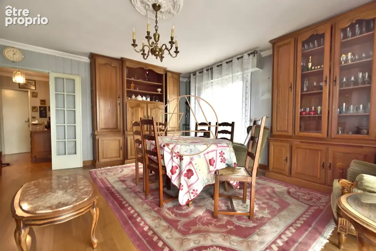Appartement à SAINT-MAUR-DES-FOSSES