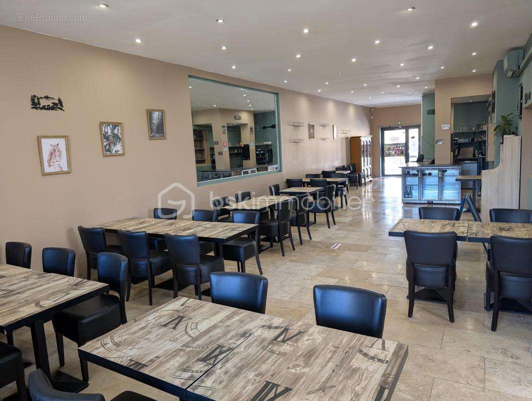 Commerce à REMOULINS