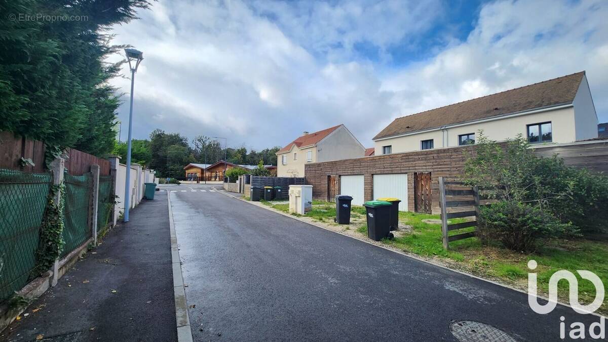 Photo 1 - Terrain à SAINT-GERMAIN-LES-ARPAJON